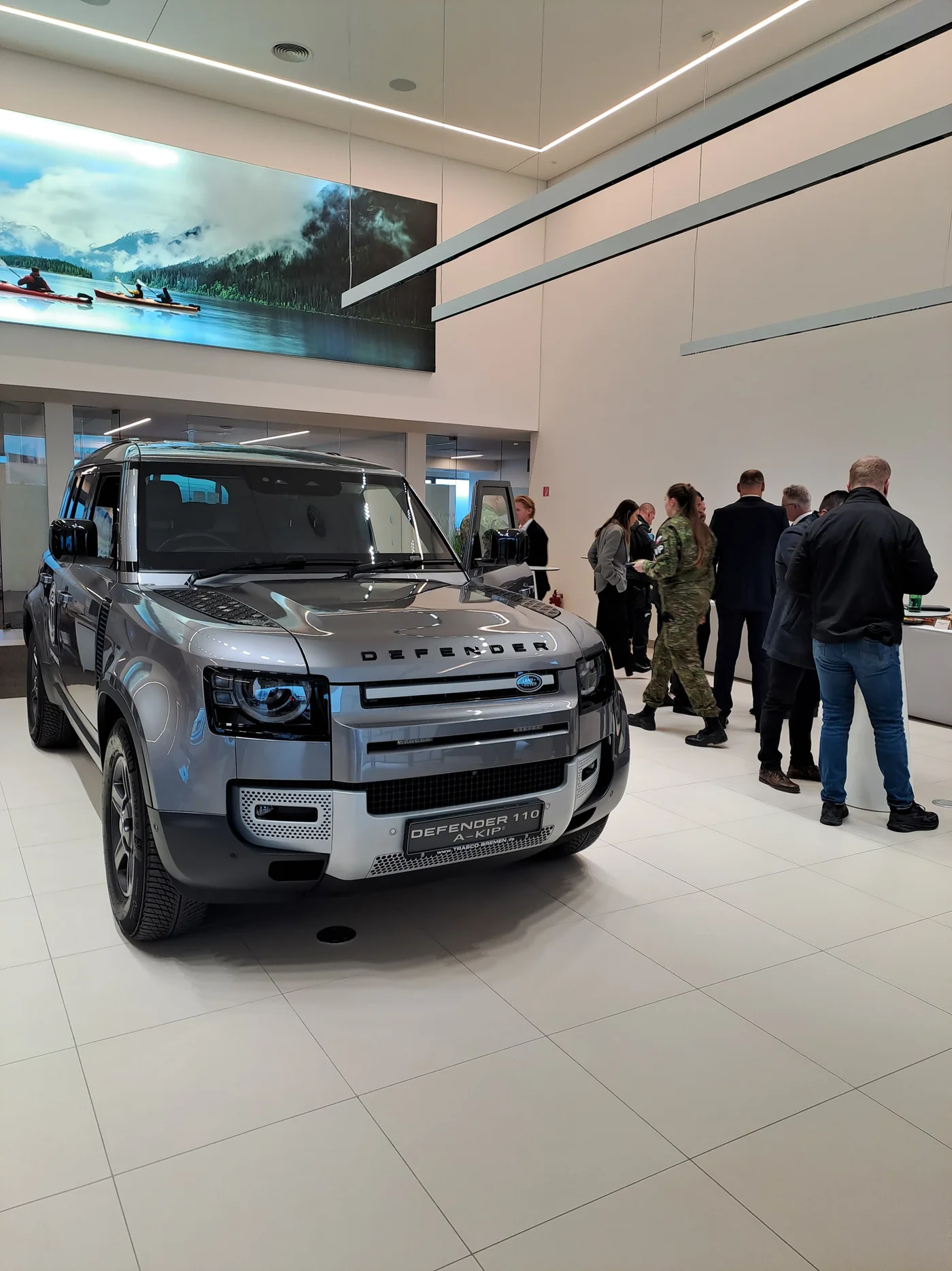 Von TRASCO geschützter Defender A-KIP® bei der Präsentation für geladene Gäste, ausgerichtet von T.O.P Auto Bratislava