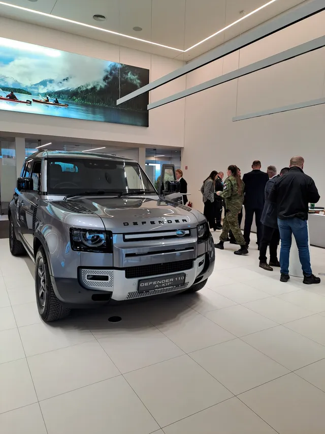 Defender A-KIP® protégé par TRASCO lors de la présentation sur invitation chez T.O.P Auto Bratislava