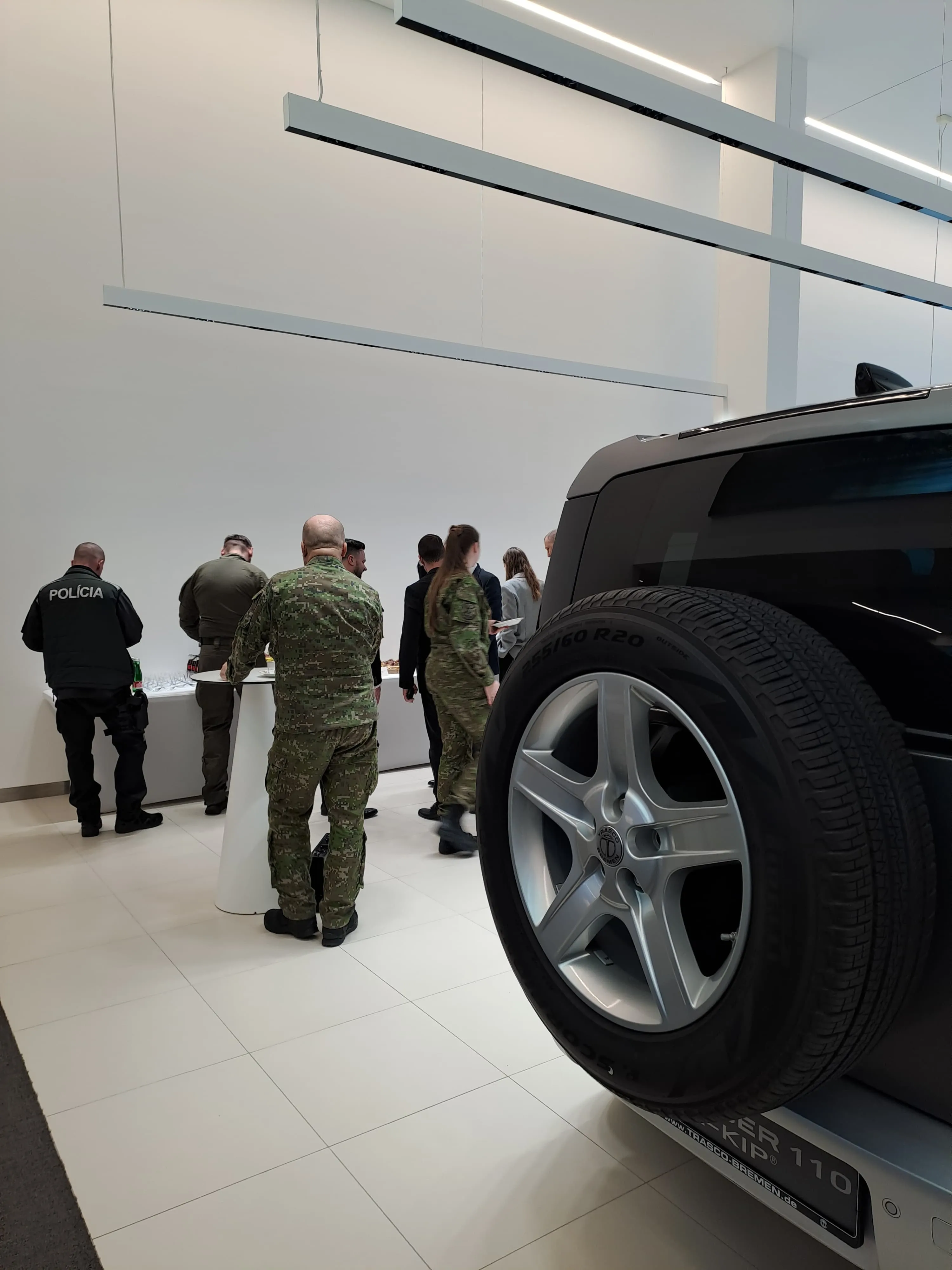Präsentation des Defender A-KIP® bei T.O.P Auto Bratislava – Bild 2