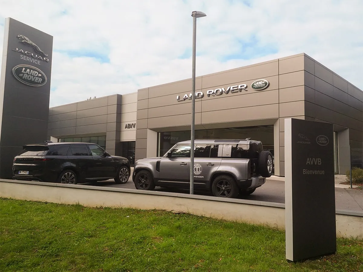 Defender A-KIP®, захищений TRASCO, у дилера Land Rover у Франції