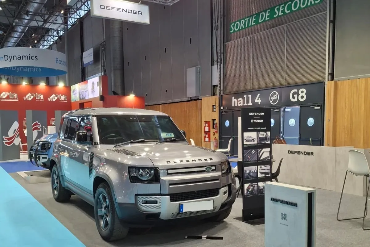 Stand DEFENDER dans le hall 4 du salon Eurosatory 2026 avec le Defender A-KIP® de TRASCO