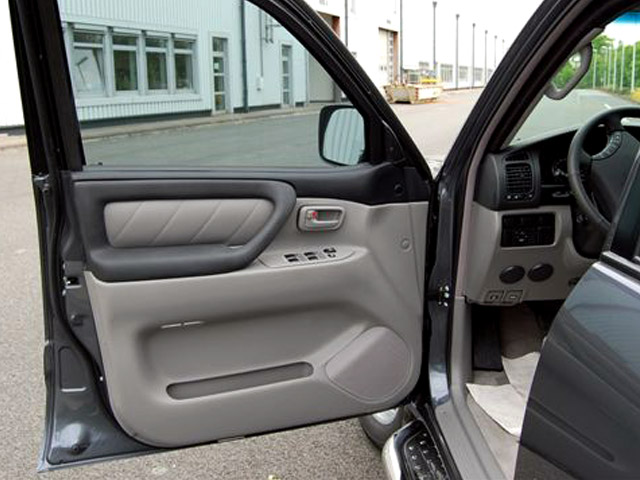 Armored door of the Toyota Land Cruiser 100 by TRASCO