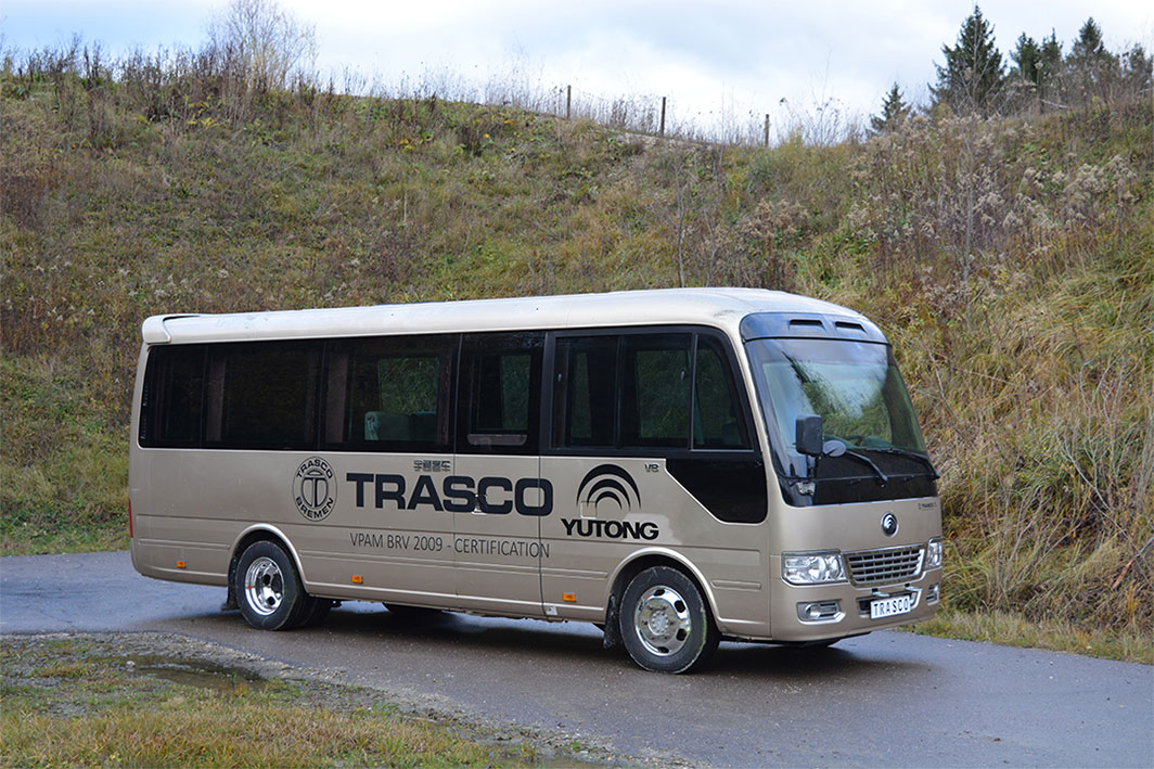 VIP-автобус Yutong T7 від TRASCO під час сертифікаційних балістичних випробувань і випробувань на стійкість до вибуху (1)