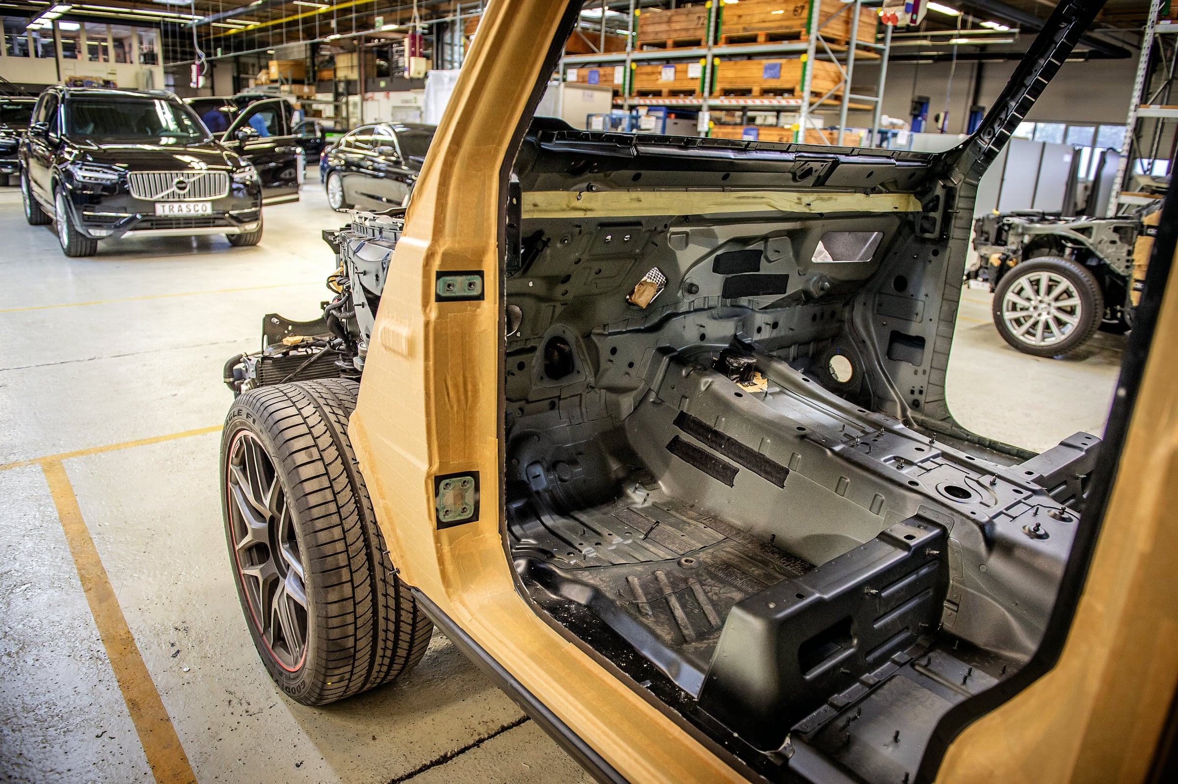 Blindage d’une carrosserie à l’aide de gabarits dans la production de TRASCO