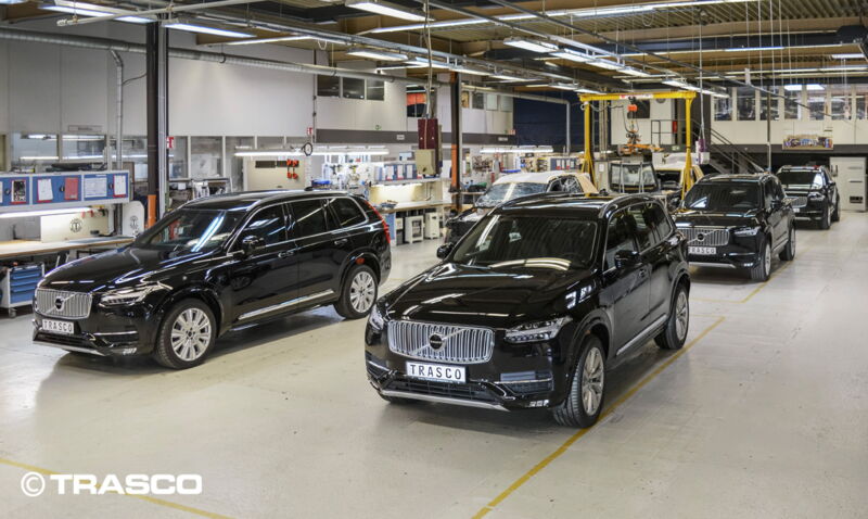Production OEM chez TRASCO – ligne de Volvo XC90 blindés