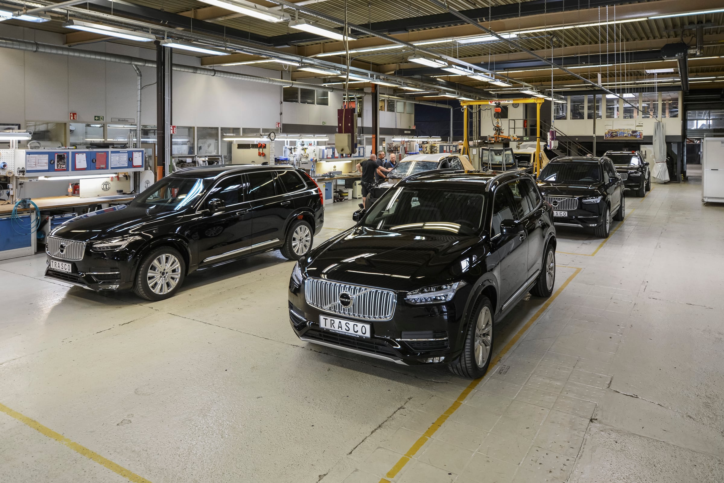 Volvo XC90 blindés terminés dans le hall de production de TRASCO