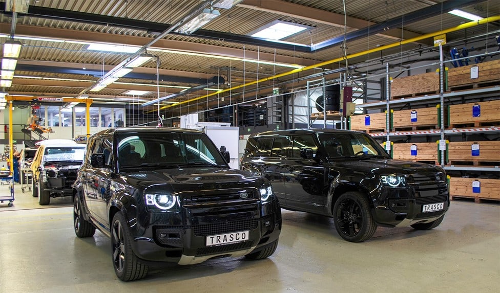 Defender 110 і Defender 130 із захистом A-KIP® на заводі TRASCO в Бремені
