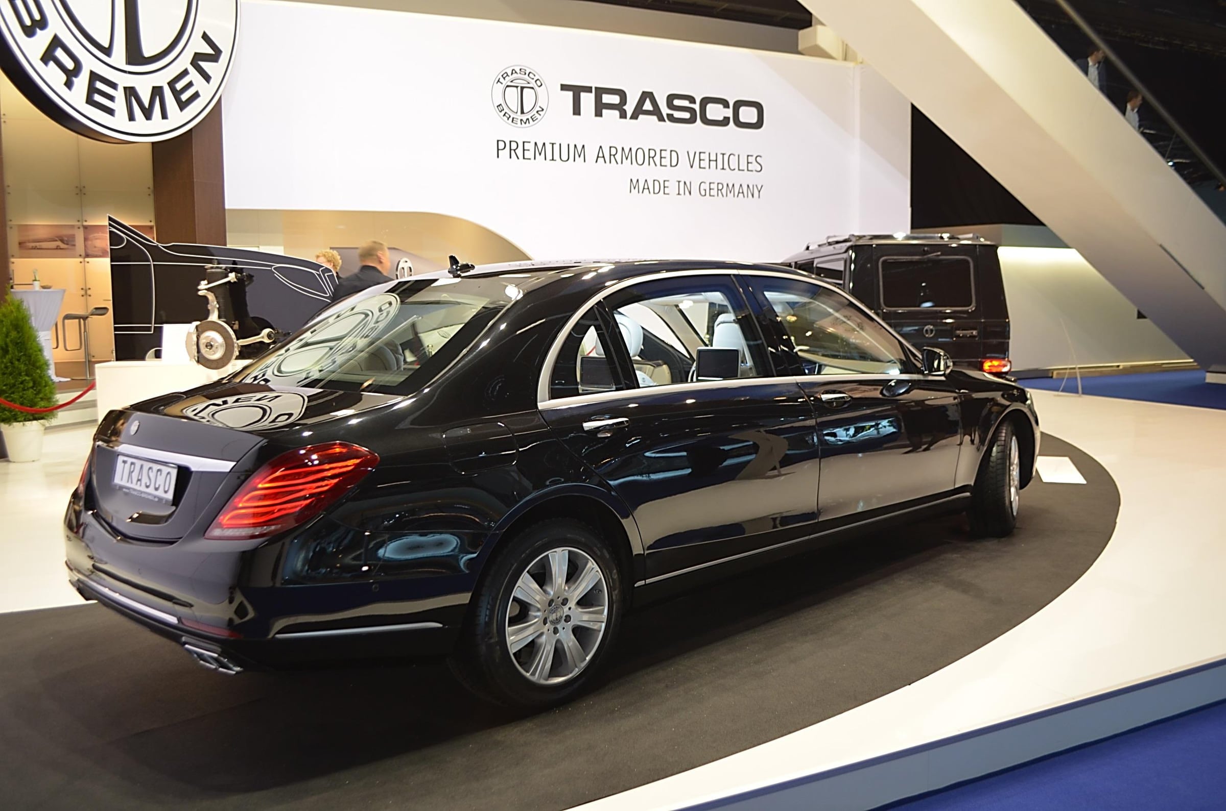 Подовжений лімузин на стенді TRASCO на виставці IAA 2015 у Франкфурті, на базі Mercedes-Benz S 600 L (V222)
