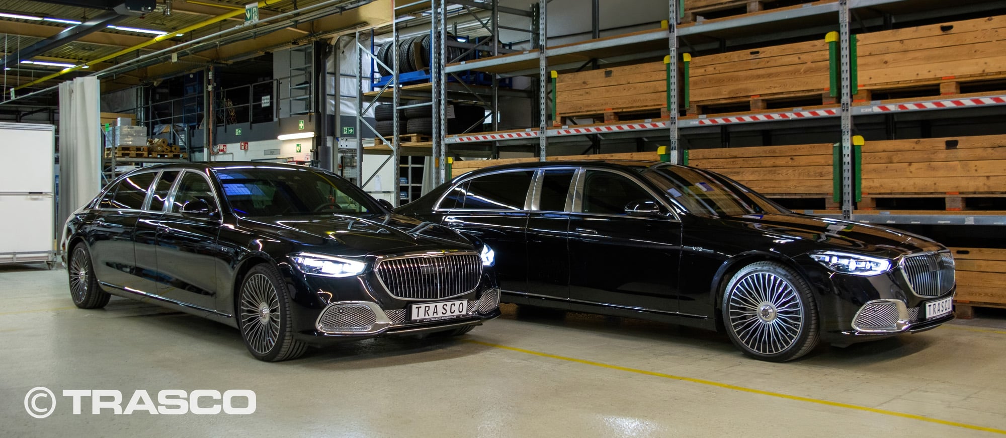 Подовжений лімузин від TRASCO на базі Mercedes-Maybach S 680, вигляд збоку