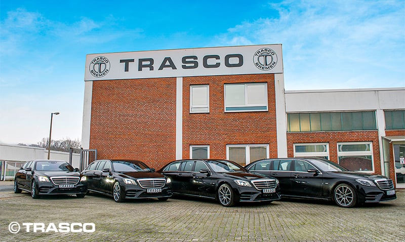 Подовжені лімузини на базі Mercedes-Benz S-Класу перед заводом TRASCO в Бремені