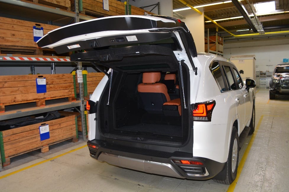 Lexus LX 600 blindé par TRASCO, hayon ouvert