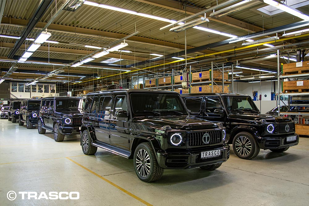 Armored SUVs based on the Mercedes-Benz G-Class in the TRASCO production hall