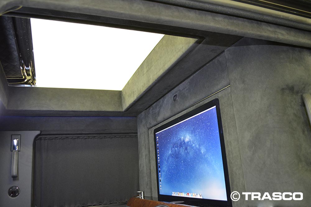 TRASCO VIP SUV XXLong based on the Mercedes-Benz G 63 AMG, partition wall with monitor and sliding roof
