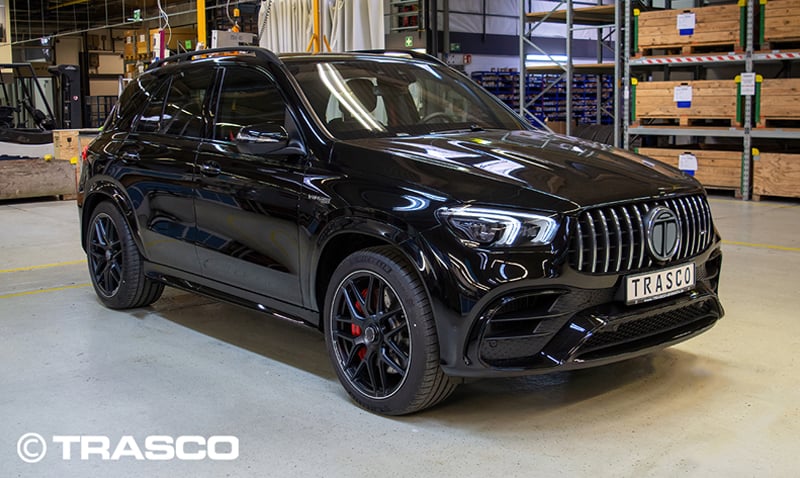 Gepanzerter SUV auf Basis des Mercedes-Benz GLE 63 AMG, Dreiviertelansicht von vorn im TRASCO-Werk