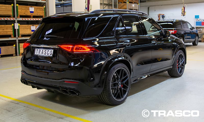 Gepanzerter SUV auf Basis des Mercedes-Benz GLE 63 AMG, Dreiviertelansicht von hinten