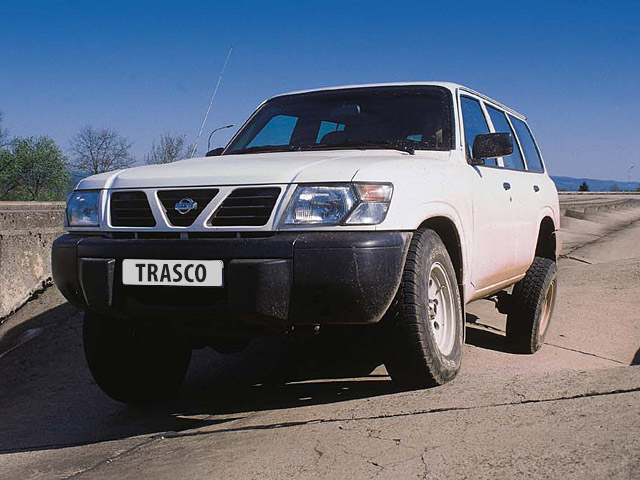 Nissan Patrol Peacekeeper blindé par TRASCO sur un parcours d’essai tout-terrain