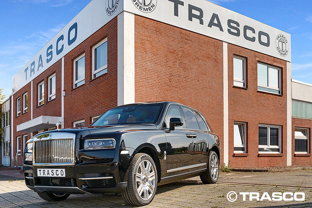 Armored SUV based on the Rolls-Royce Cullinan by TRASCO in front of the plant in Bremen