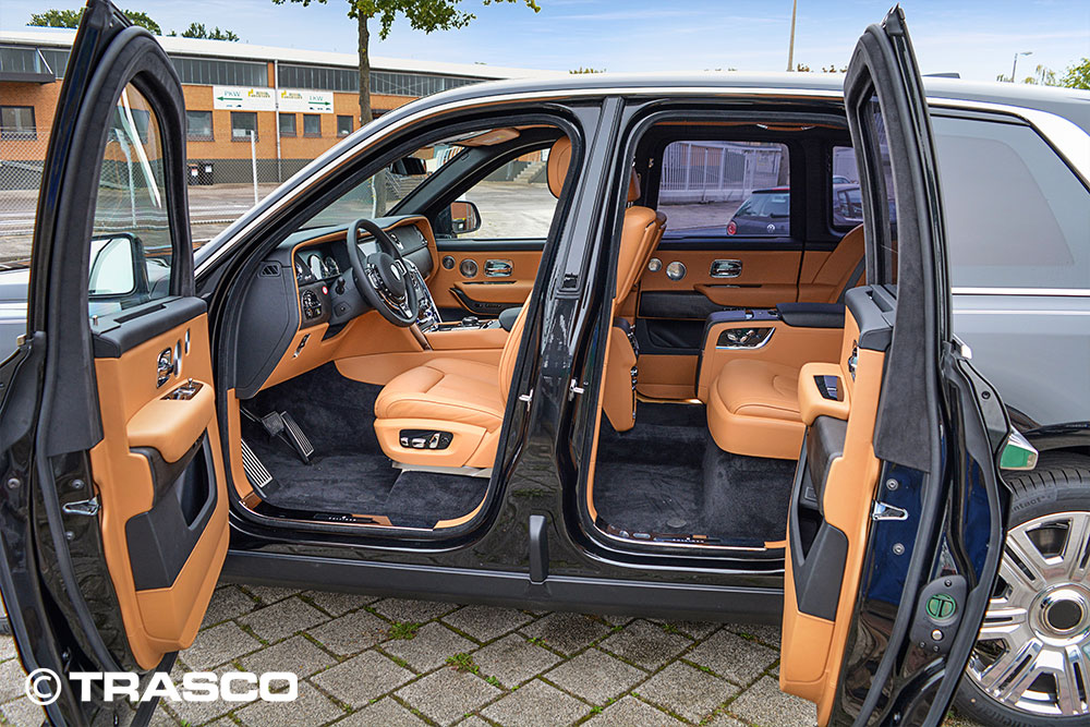 Armored SUV based on the Rolls-Royce Cullinan, interior with all doors open