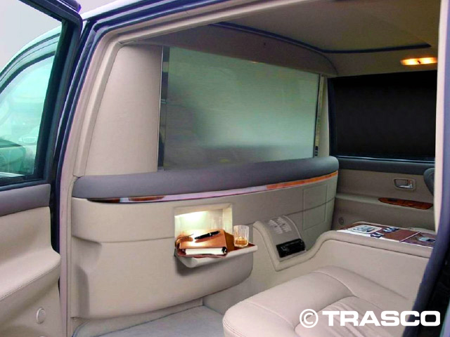 Gepanzerter Toyota Land Cruiser mit verlängertem Radstand von TRASCO in Bremen
